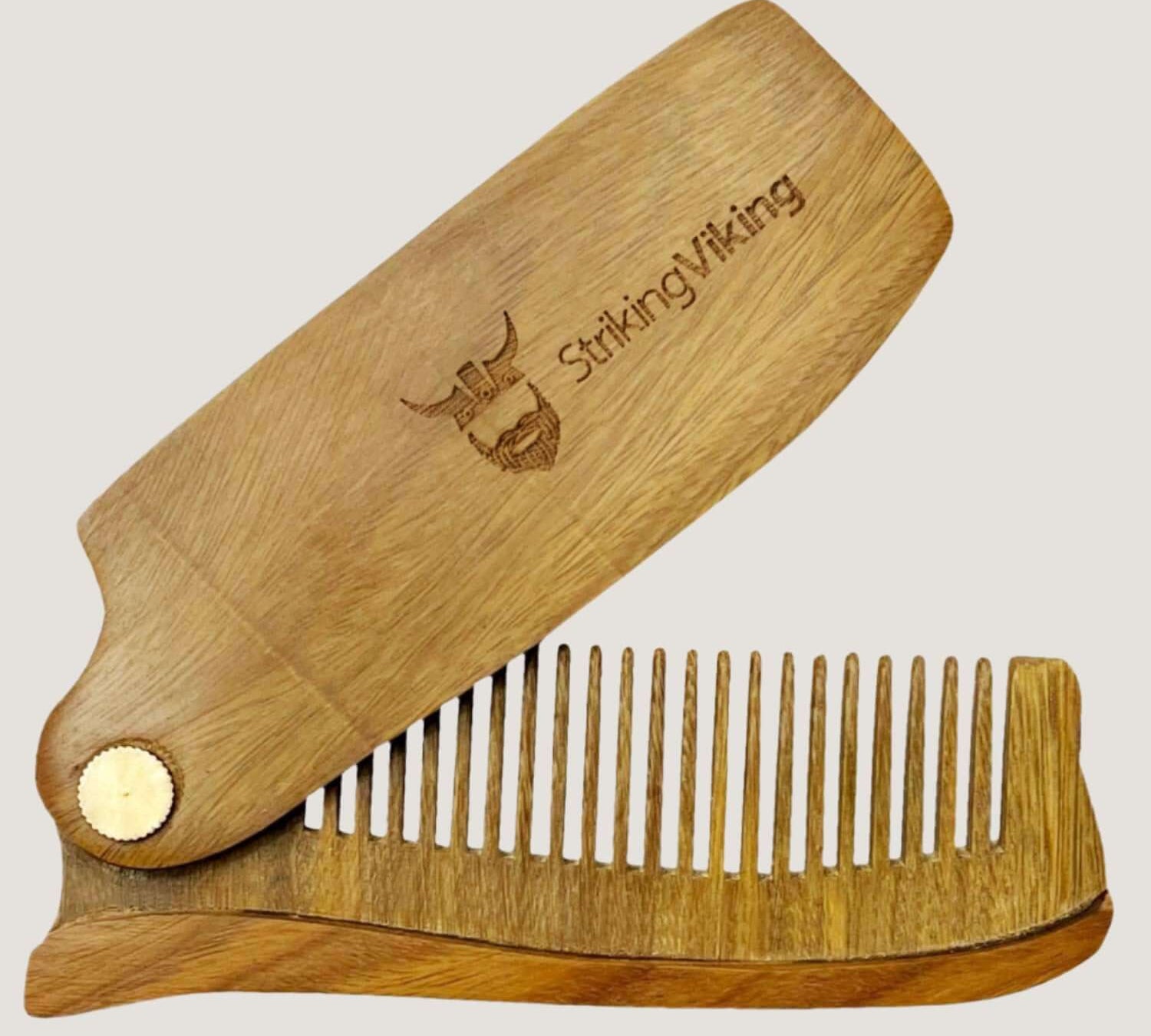 Folding wood comb for men made from sandalwood with anti-static properties.